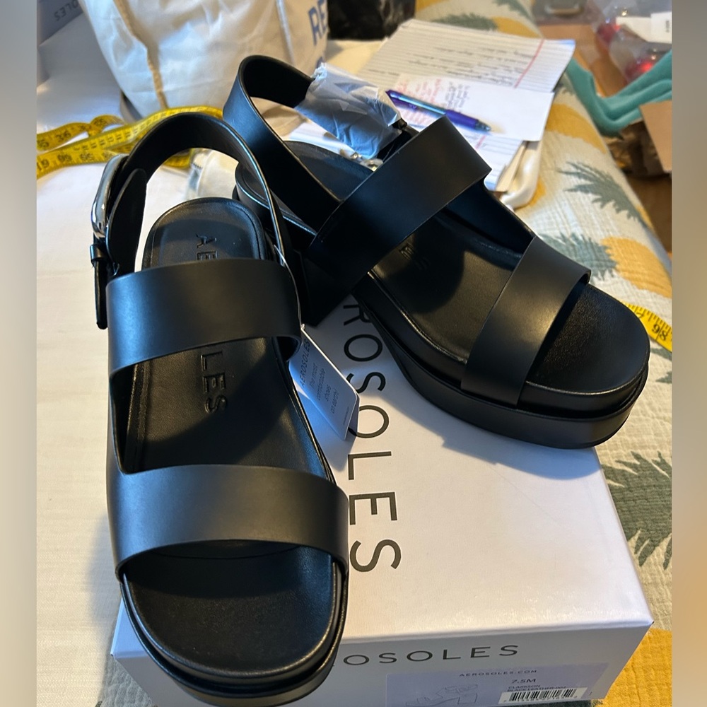 AEROSOLES Women's Black Strappy Clarkson Sandals